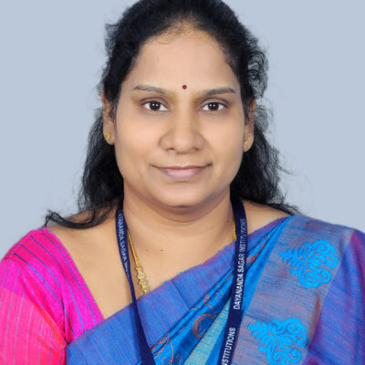 Suganthi_photo (2) - Dr.Suganthi N